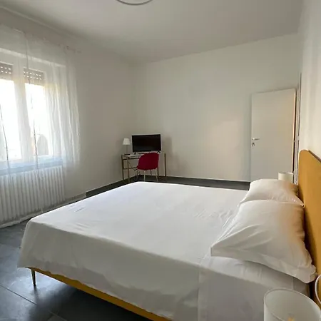 La Casa Gialla Parme