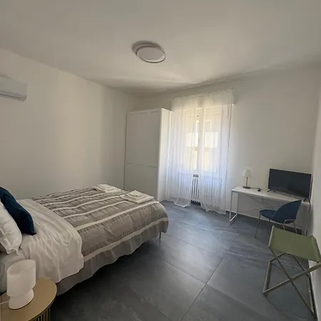 La Casa Gialla פארמה
